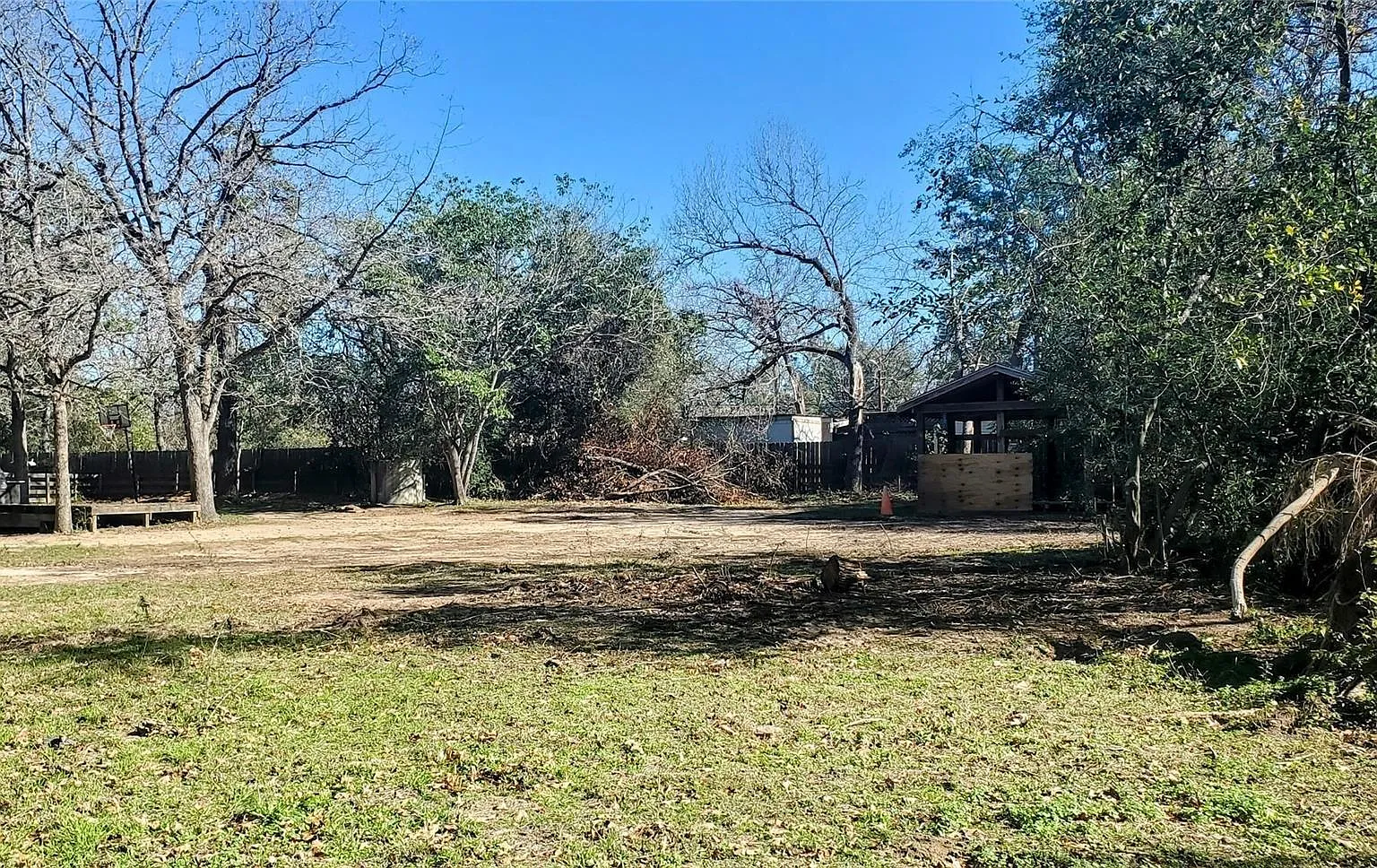 4 bed, 2.0 bath, 1856 sqft, $1,650 — Photo 3