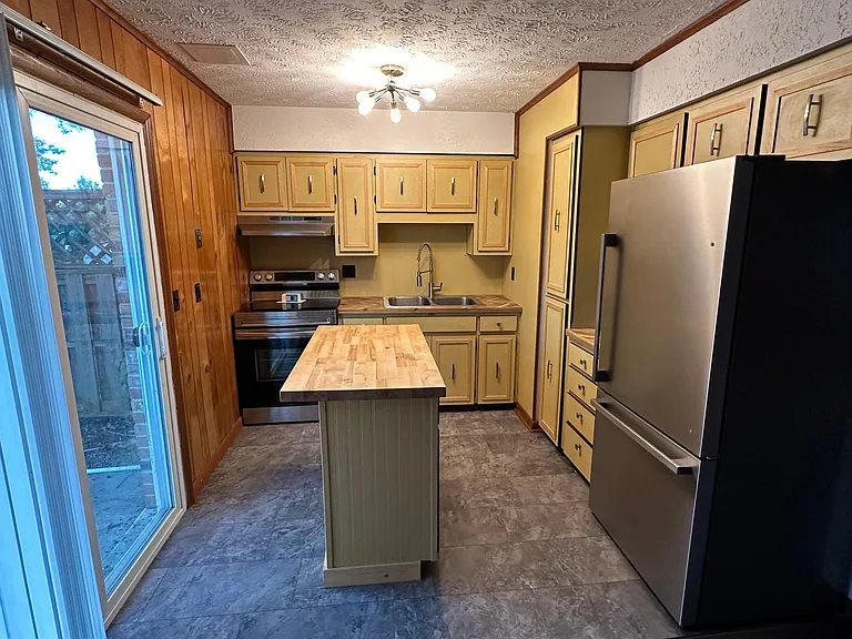 1243 Cora Ln #5 — Photo 6