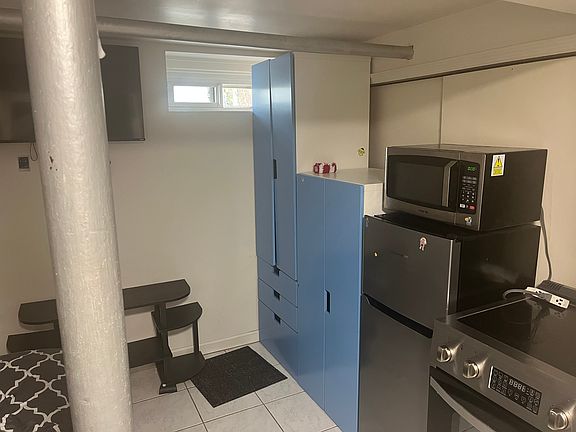 4th image of 221 Edmore Ave #0