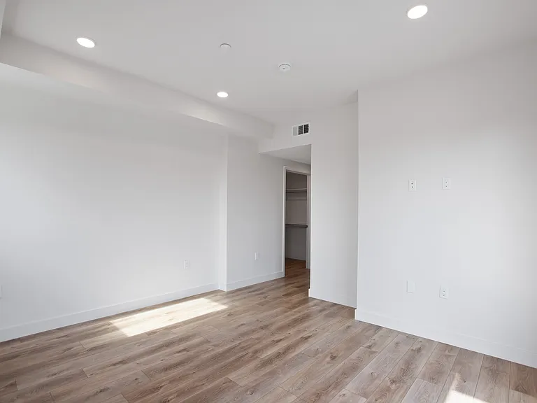 740 South Ridgeley — Photo 38