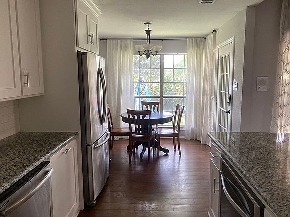 5th image of 4800 Courtside Dr