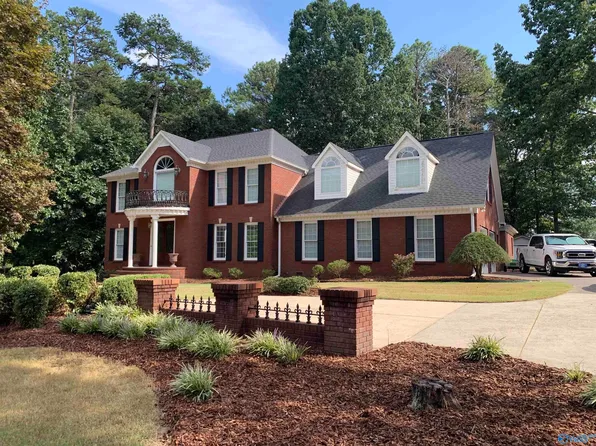 1841 Martha Ln NE, Arab, AL 35016