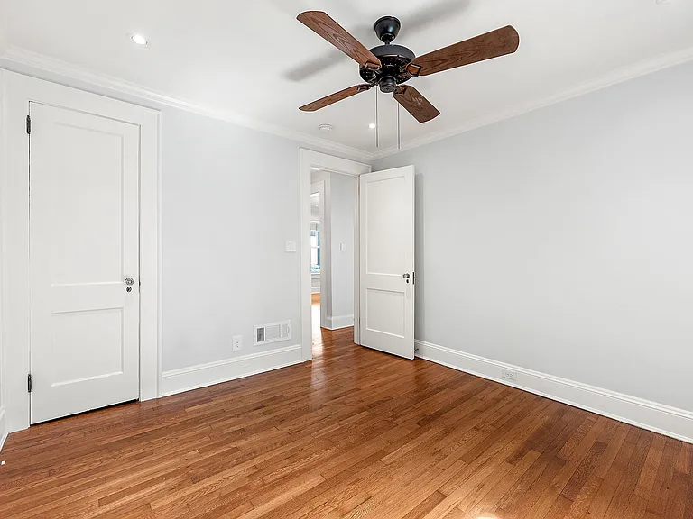 700 Berne St SE — Photo 24
