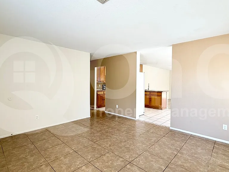 8318 W Clear Stream Dr — Photo 5