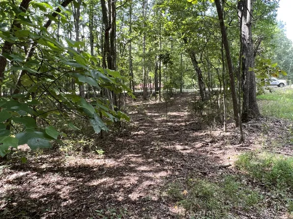 691 Gudger Rd, Sewanee, TN 37375
