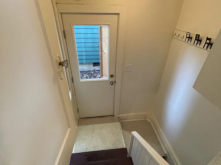 404 SE 83rd Ave — Photo 6
