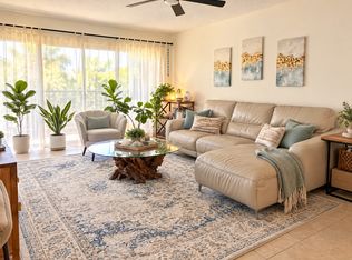 118 Palm Dr APT 10, Naples, FL 34112