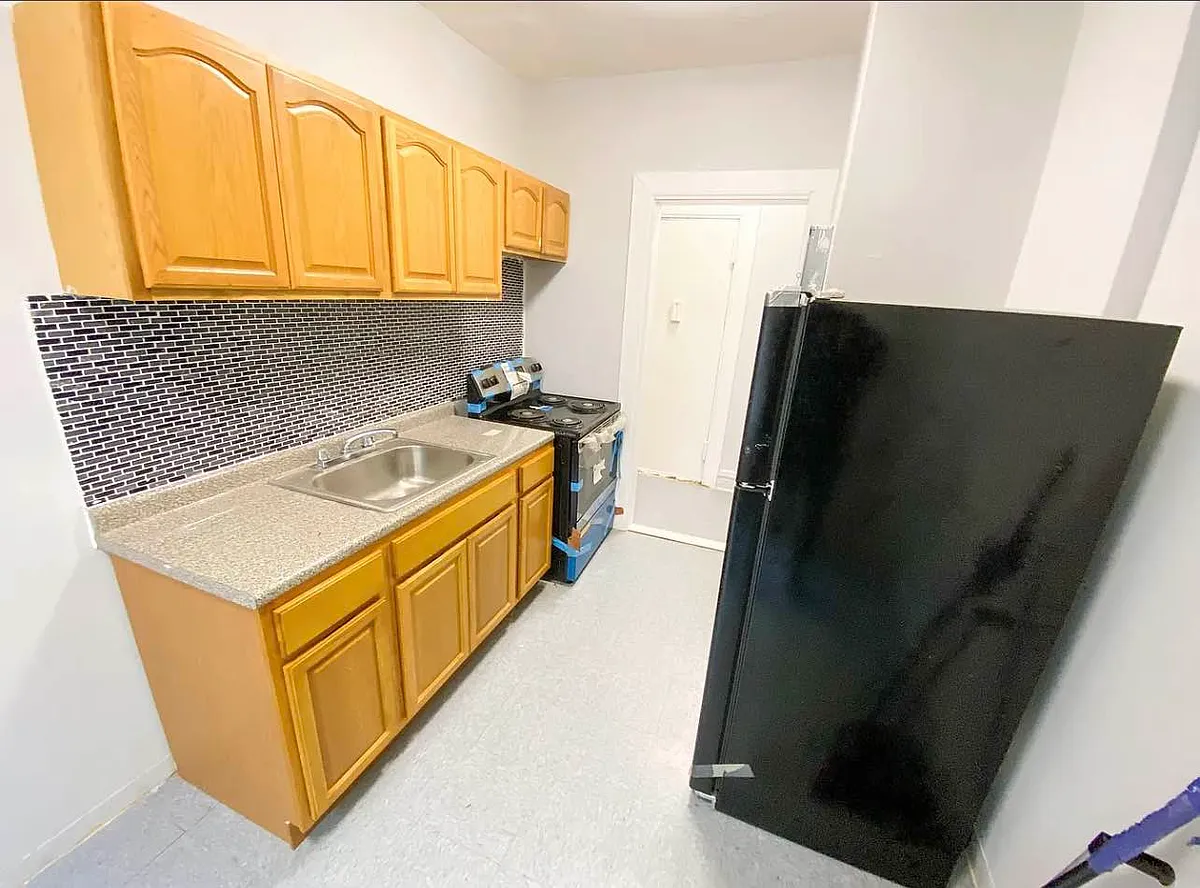Building Photo - 3572 Dekalb Ave #4F
