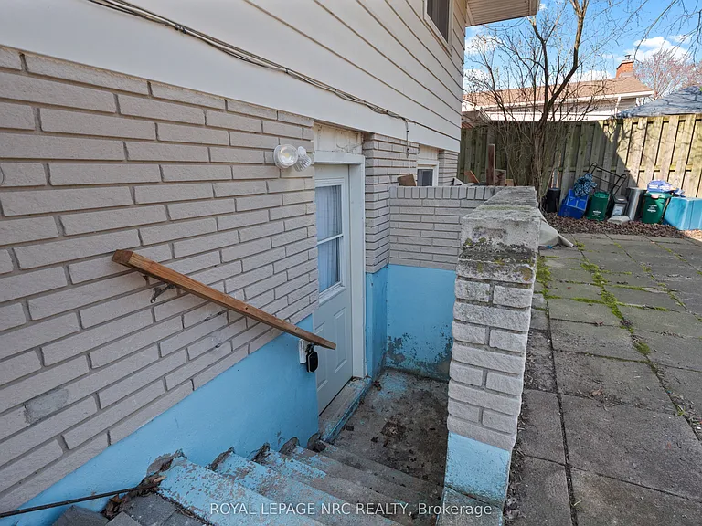 34 Preston Pl #LOWER — Photo 2