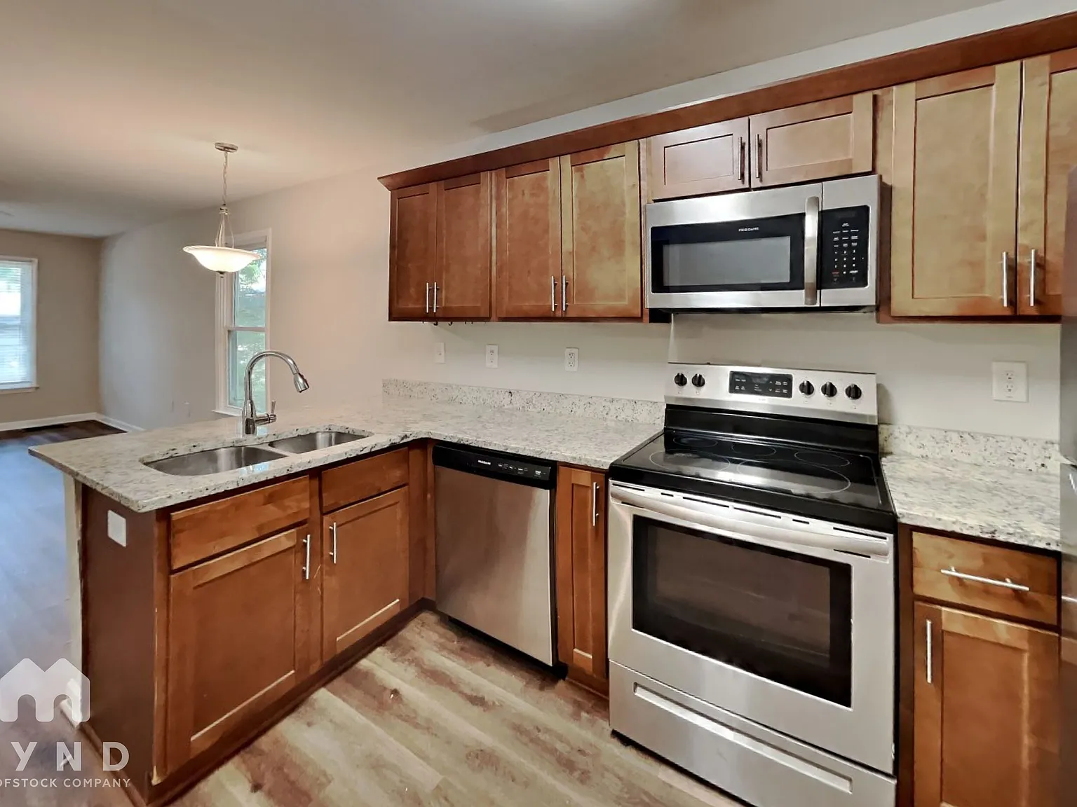 4 bed, 2.0 bath, 1464 sqft, $1,595 — Photo 2