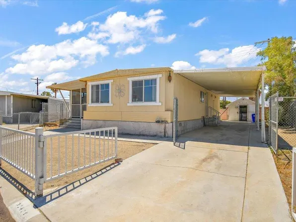 32409 Wells Fargo Rd, Thousand Palms, CA 92276