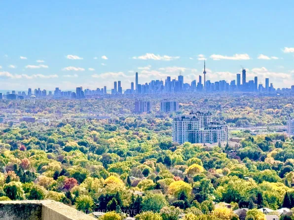 3300 Don Mills Rd #Penthouse 09, Toronto, ON M2J 4X7