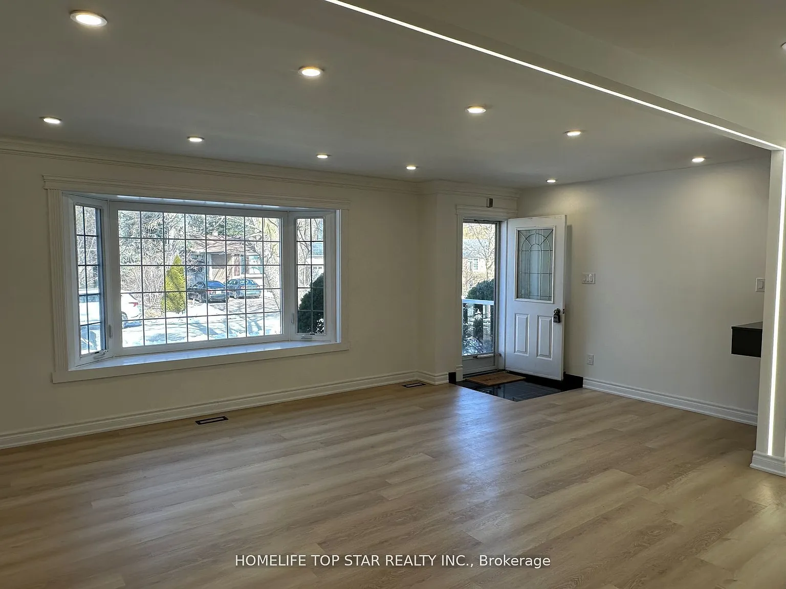 3 bed, $2,900 — Photo 2