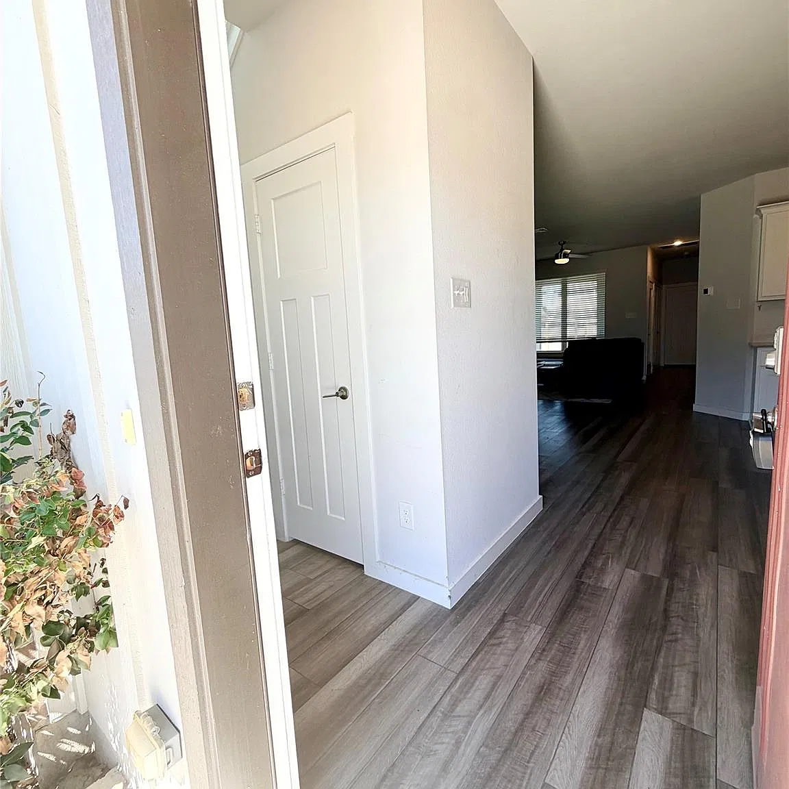 3 bed, 2.5 bath, 1611 sqft, $2,250 — Photo 2