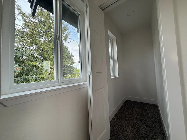 912 Alabama St — Photo 15