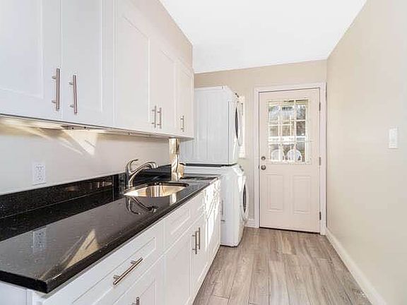 5th image of 4315 Wickham Ave #1