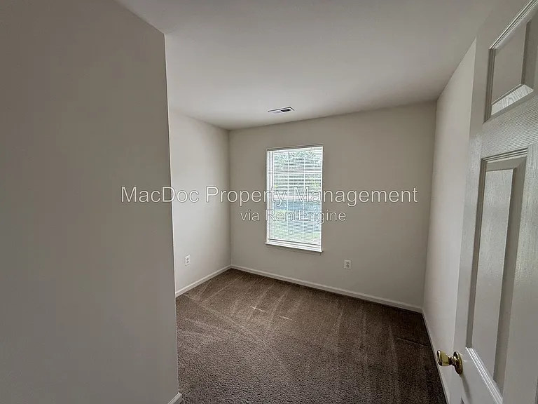 219 Merrill Ct — Photo 30