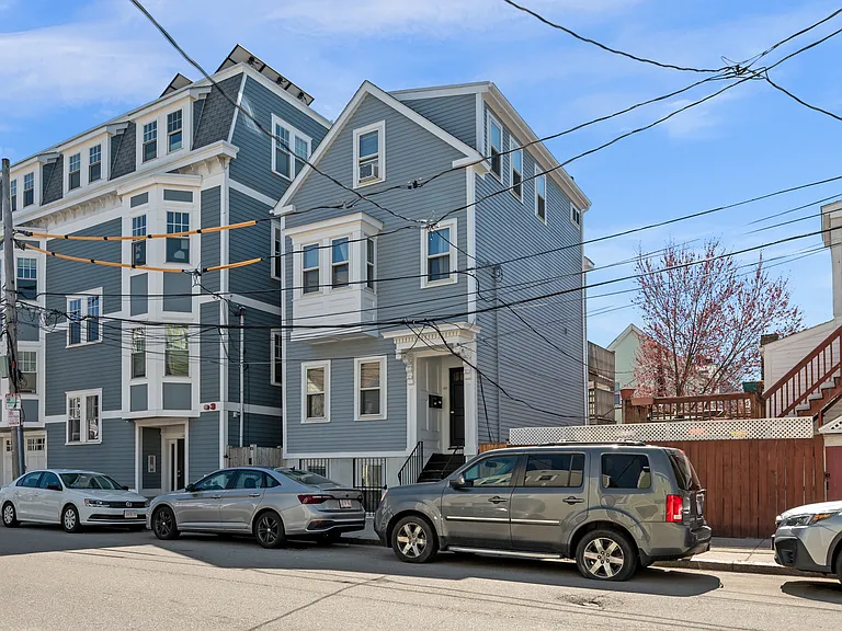 139 W 6th St #1 — Photo 3