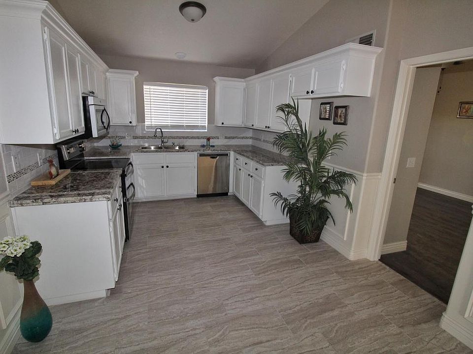 1st image of 1920 S Plaza Dr Unit 31