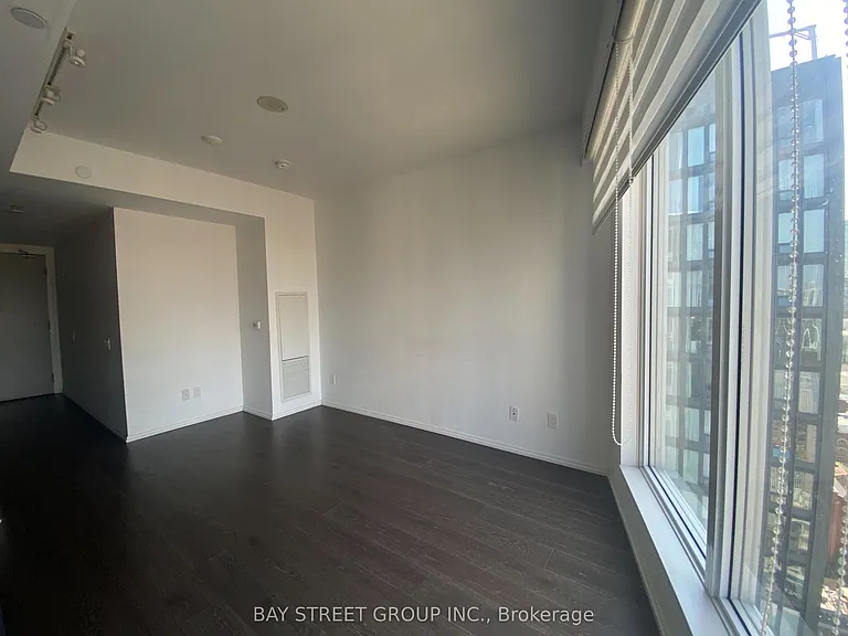 68 Shuter St #2709 — Photo 6