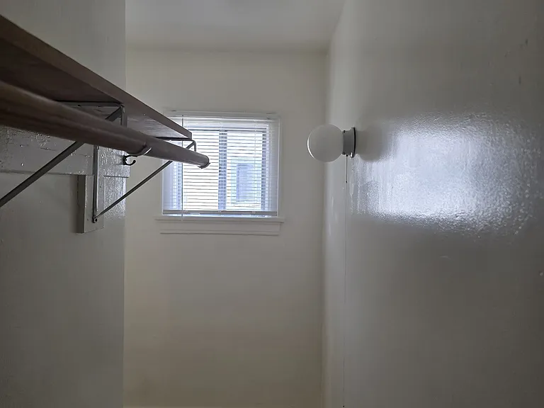 2812 3/4 Hillcrest Dr — Photo 8