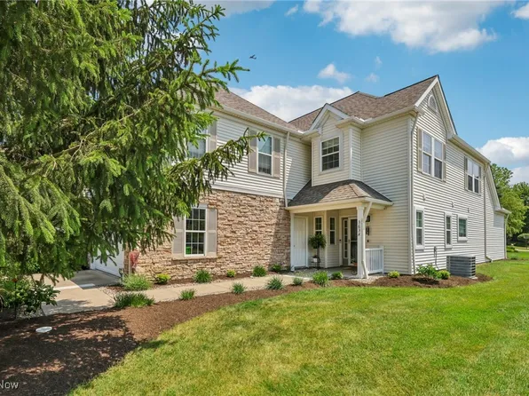 363 E Legend Ct #A, Highland Heights, OH 44143