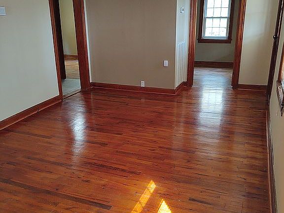 4th image of 505 Miller Ln