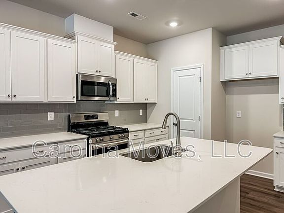 3rd image of 1709 Acoli Ln