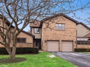 1700 Pebble Beach Dr, Hoffman Estates, IL 60169
