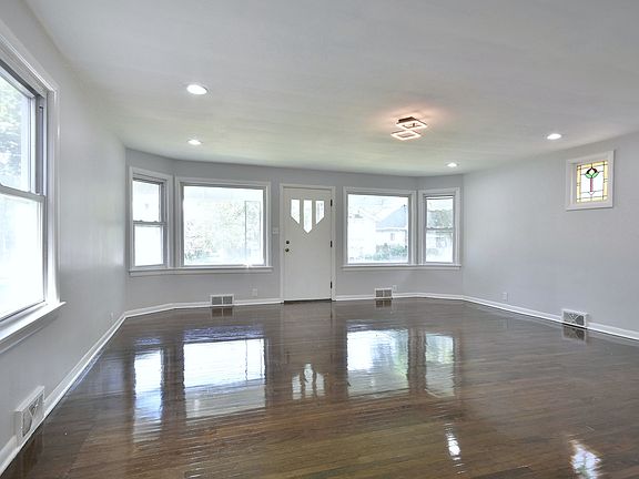 2nd image of 2649 N Mont Clare Ave