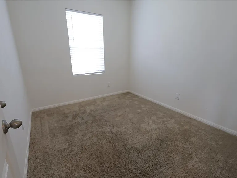 250 Seneca Loop — Photo 8