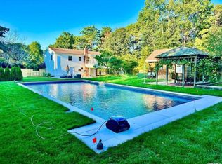 3 Pleasant Ln, East Quogue, NY 11942