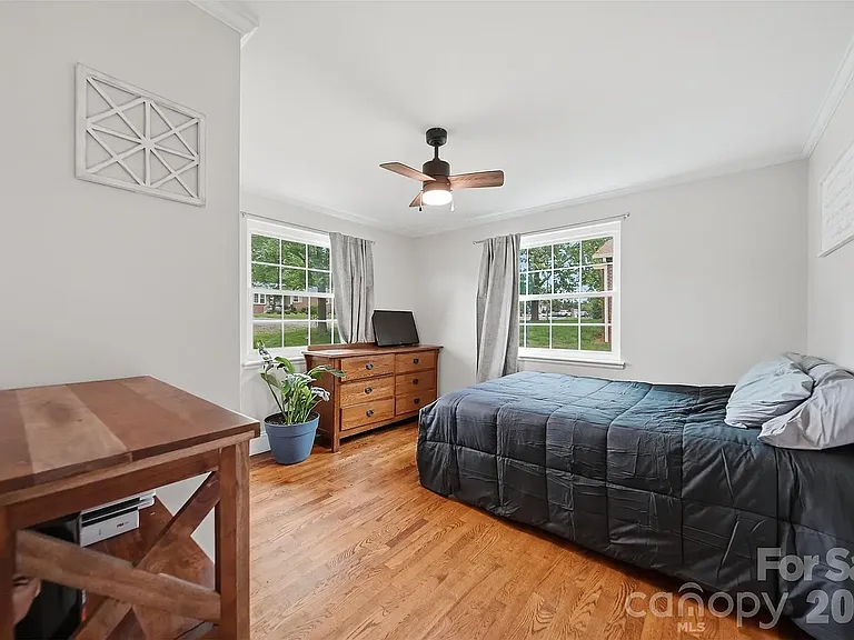 3526 16th St NE — Photo 11