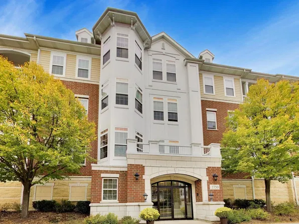 2750 Commons Dr Unit 208, Glenview, IL 60026