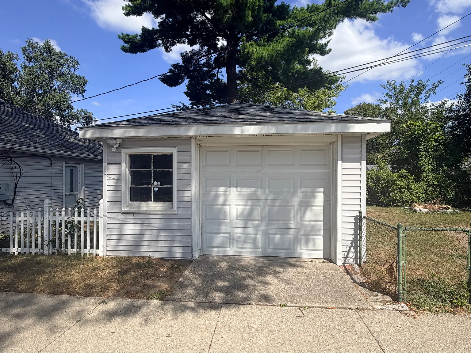 2 bed, 1160 sqft, $1,600 — Photo 3
