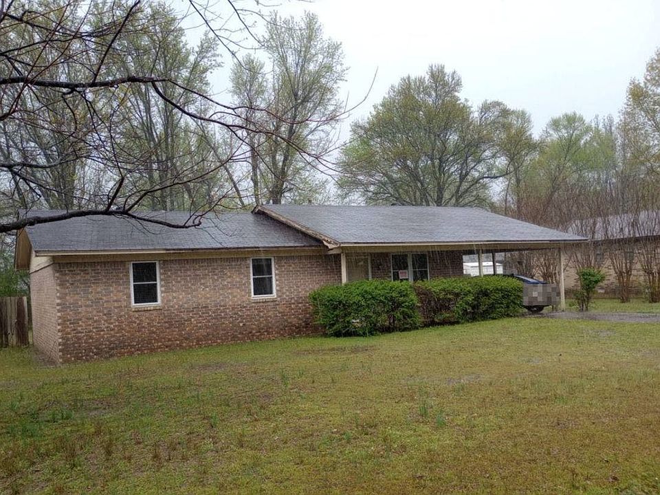 2nd image of 902 W Mississippi St