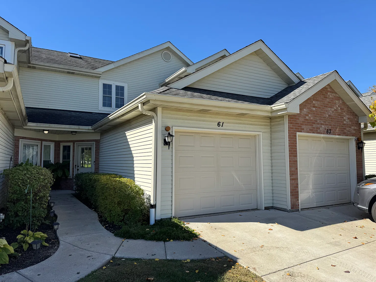 2 bed, 2.5 bath, 1010 sqft, $2,350 — Photo 1