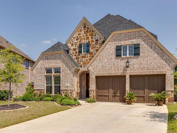 2nd image of 318 Hill Creek Ln