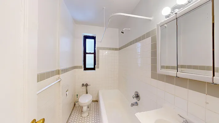 Rented by Bond New York | media 19