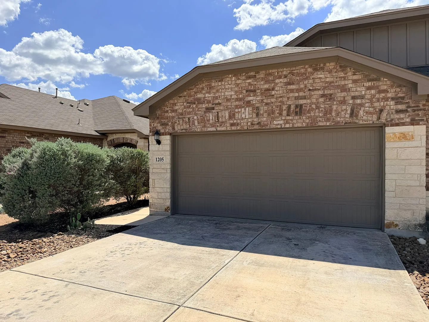 1 Month Free Rent / Walk to Historic Gruene / Fridge /No Carpet / Gas Cooking / Fenced in yard / ... — Photo 2