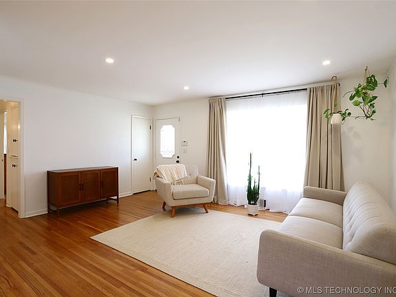 5th image of 417 S 76th East Ave