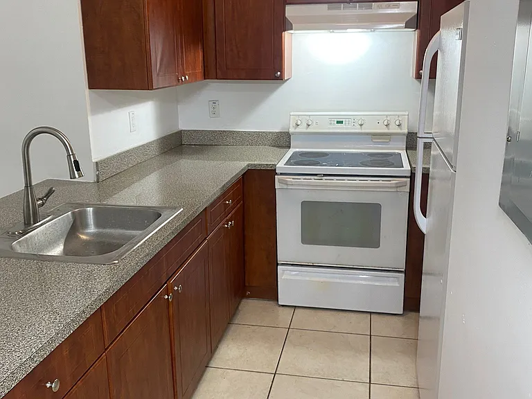 Palm West Apartment Holdings, LLC — Photo 16
