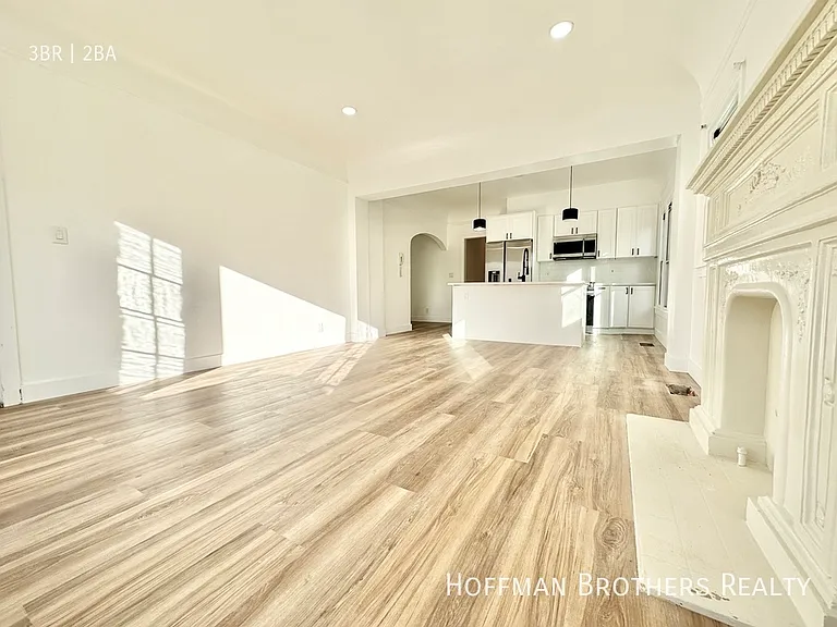 330 N Spaulding Ave — Photo 6