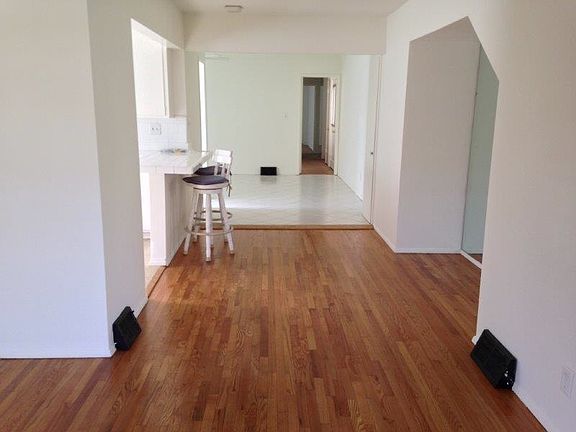 5th image of 267 Corona Ave