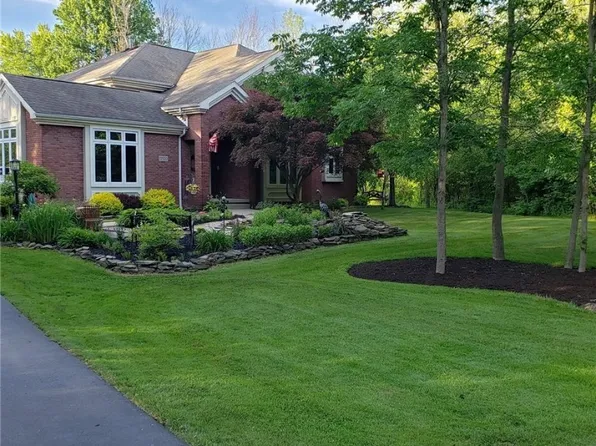 10520 Tillman Rd, Clarence, NY 14031