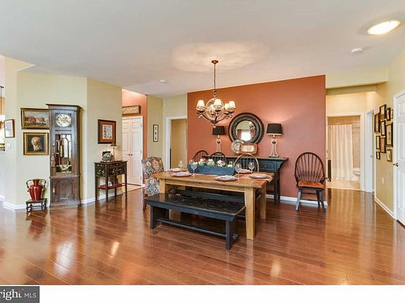 4th image of 42 Murano Dr