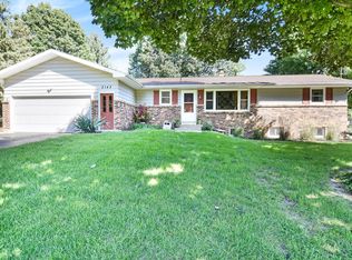 2143 Timberlane Dr, Jenison, MI 49428