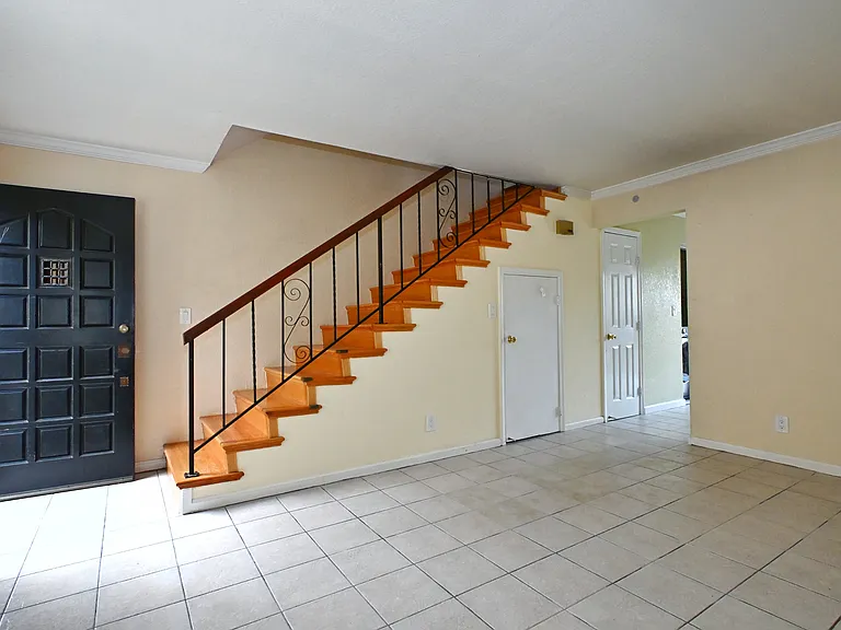 463 W Estudillo Ave — Photo 4