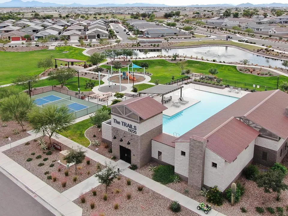 19090 N Silver Dog Way