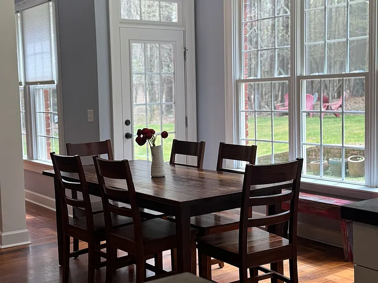 Breakfast Nook/Rear Entry
